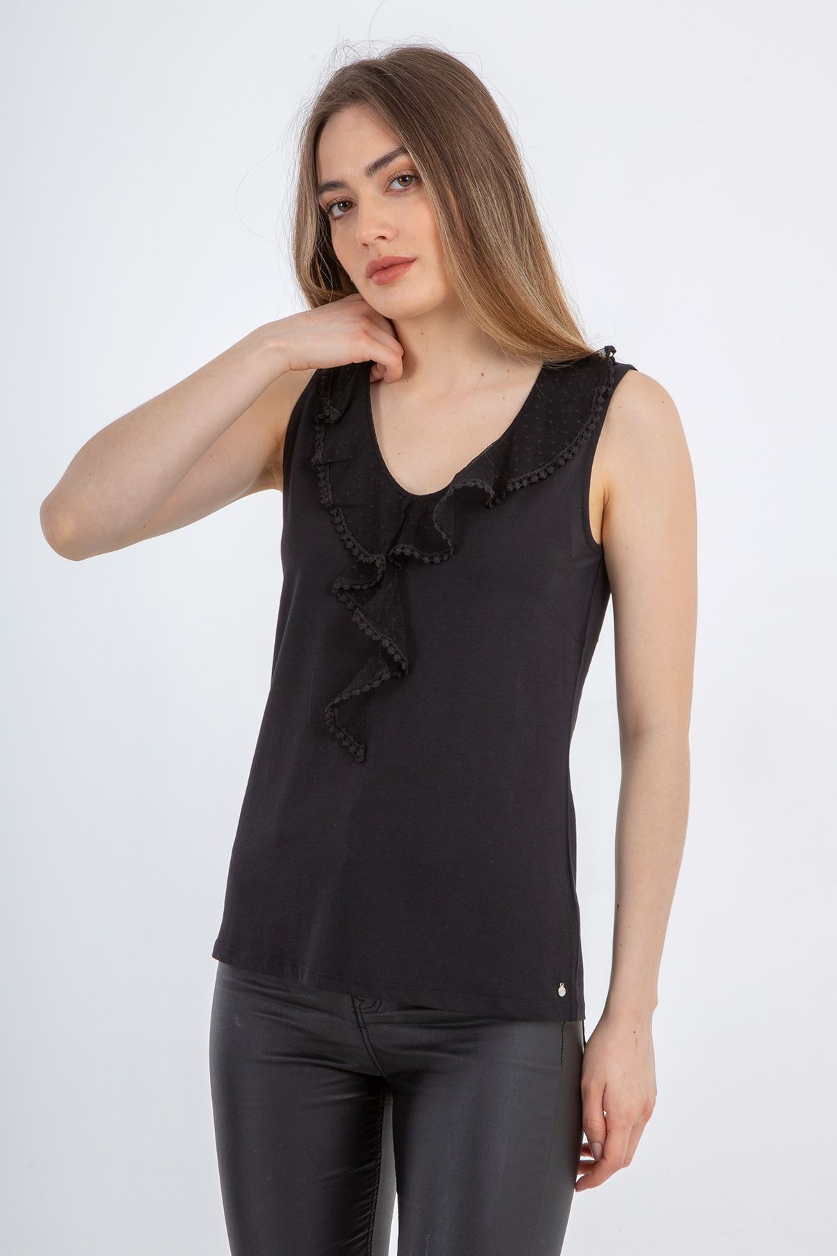 Tramontana Kadın Siyah Önü Dantel Detaylı Kolsuz Bluz
